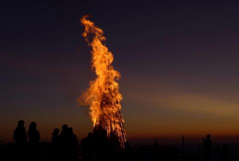 Sonnenwendfeuer. Es entfacht auch die Herzen. Foto: Susanne Grohs-von Reichenbach