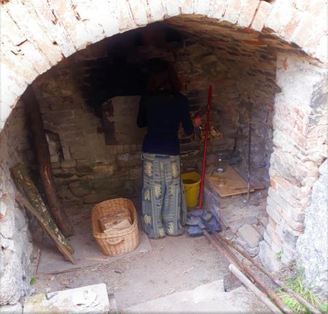 Hier wurde früher Brot für das ganze Dorf gebacken, heute machen wir PIZZA! Foto: Verein für junge Kunst & Kultur Weiden e. V.